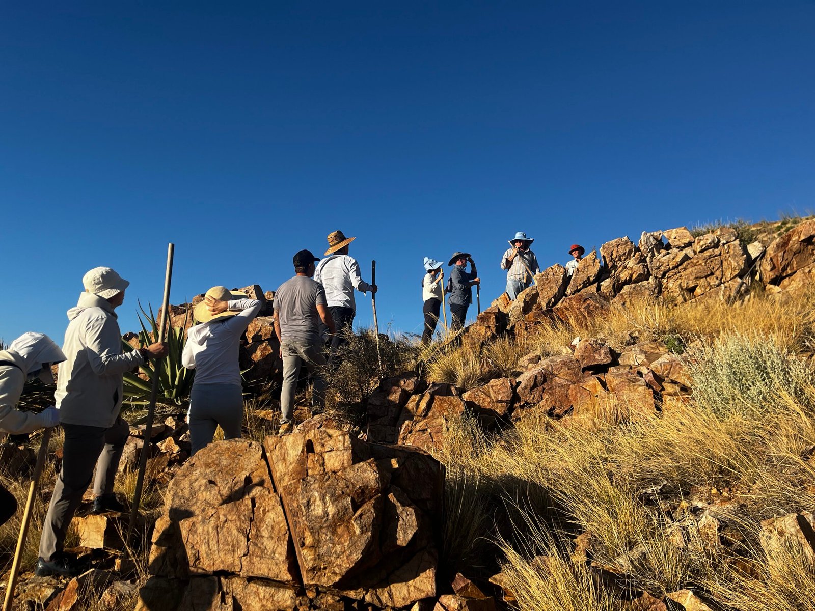 现场第二次考察建窟地点